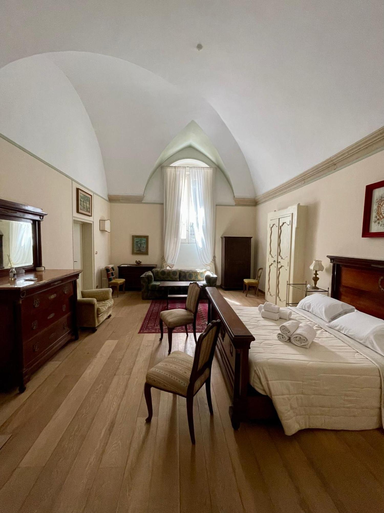 4 Balconi Rooms- Dimora Arditi Frühstückspension Lecce